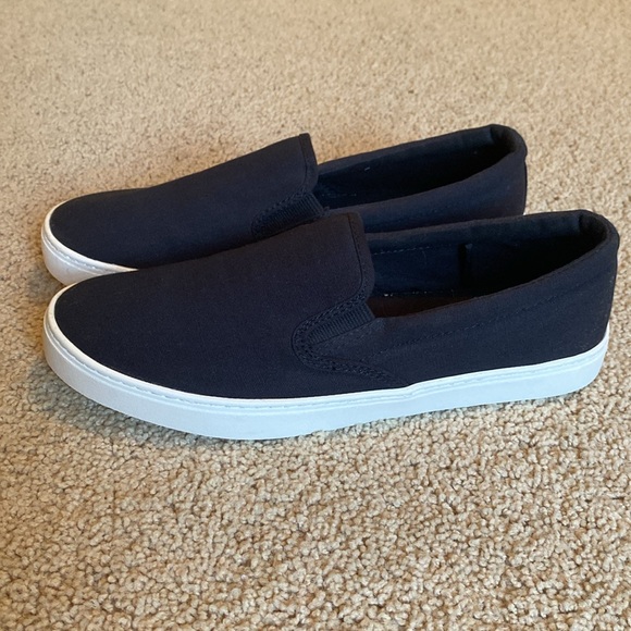 NWOT Old Navy Slip-on Canvas Shoes - Picture 2 of 8